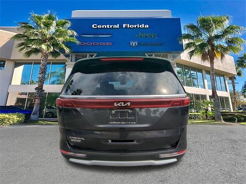 2024 Kia Carnival LX