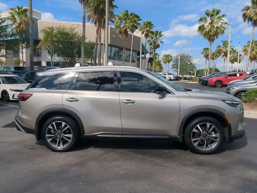 Titanium 2025 INFINITI QX60 Luxe