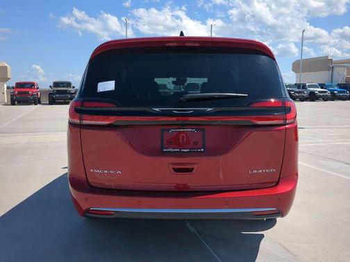 Red Hot Pearlcoat 2027 Chrysler Pacifica Limited