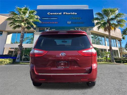2015 Toyota Sienna XLE