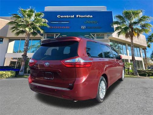 2015 Toyota Sienna XLE