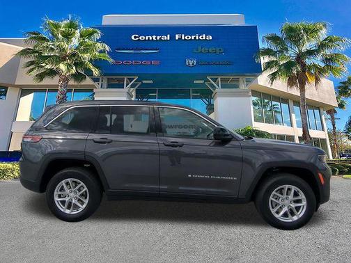 Baltic Gray Metallic Clearcoat 2026 Jeep Grand Cherokee Laredo