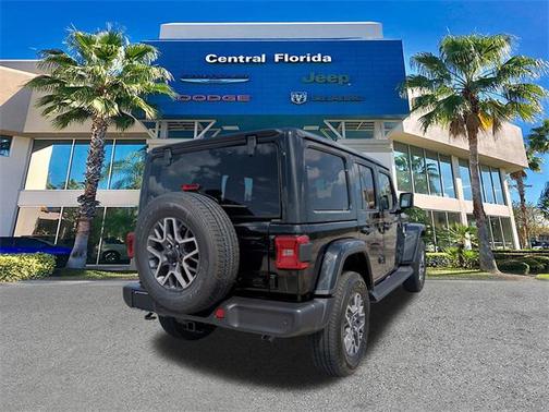 2025 Jeep Wrangler 4-Door Sahara 4x4