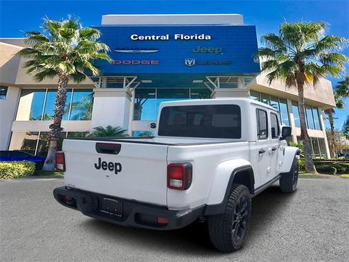 2025 Jeep Gladiator Nighthawk