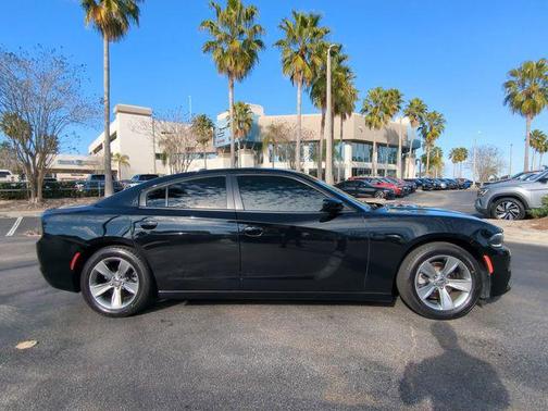 2016 Dodge Charger SXT