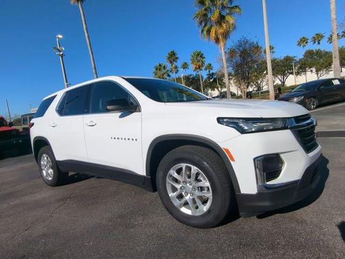 2023 Chevrolet Traverse LS