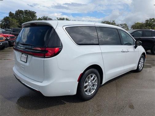 2026 Chrysler Pacifica L