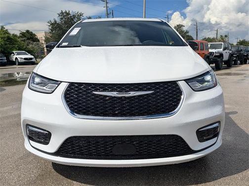 2026 Chrysler Pacifica L