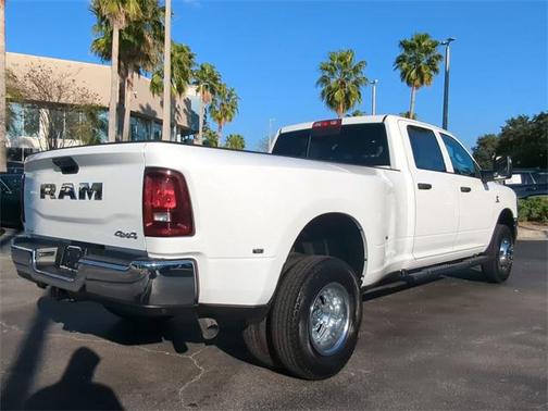 2026 RAM 3500 Tradesman Crew Cab 4x4 8' Box