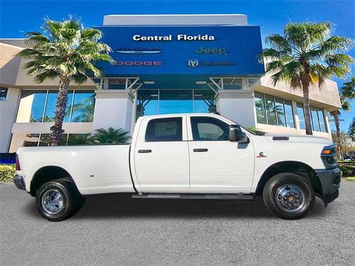 2026 RAM 3500 Tradesman Crew Cab 4x4 8' Box