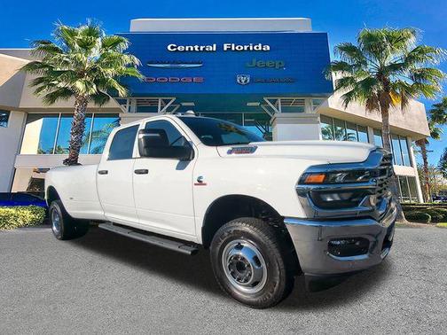 2026 RAM 3500 Tradesman Crew Cab 4x4 8' Box