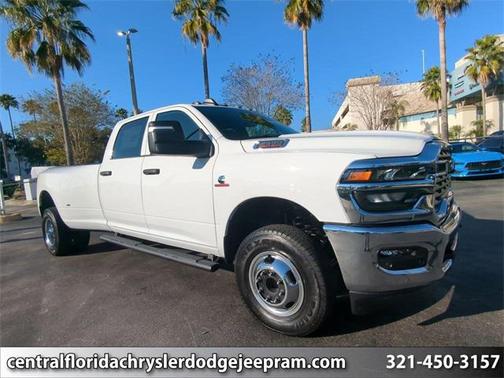 2026 RAM 3500 Tradesman Crew Cab 4x4 8' Box