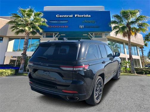 2025 Jeep Grand Cherokee Summit