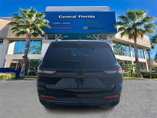 2025 Jeep Grand Cherokee Summit
