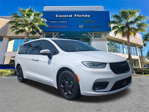 2023 Chrysler Pacifica Hybrid Touring L
