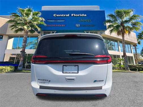 2023 Chrysler Pacifica Hybrid Touring L