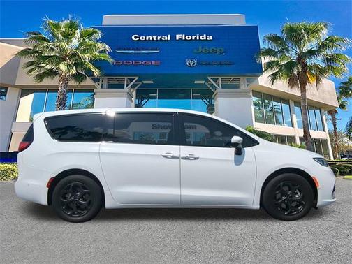 2023 Chrysler Pacifica Hybrid Touring L