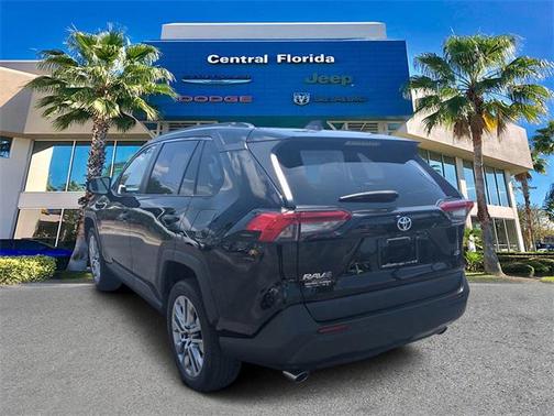 2022 Toyota RAV4 XLE Premium