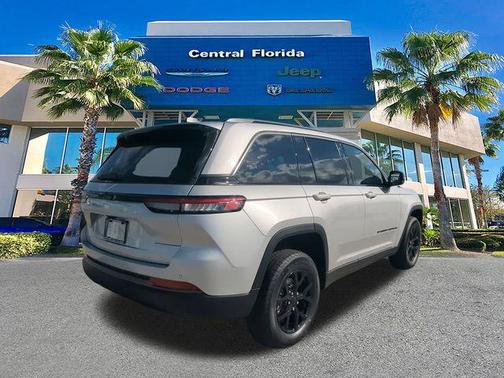 2026 Jeep Grand Cherokee Altitude