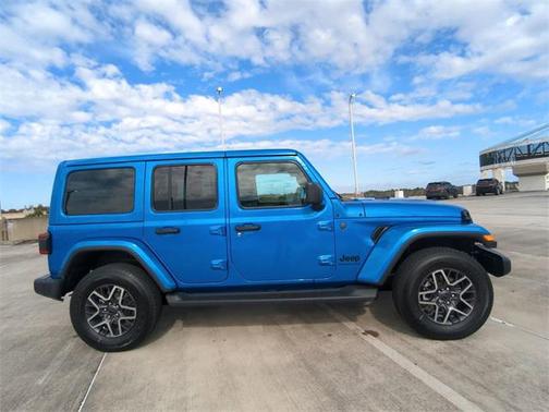 2026 Jeep Wrangler 4-Door Sahara 4x4