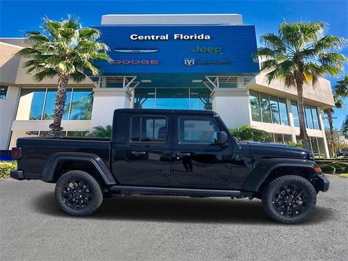 2025 Jeep Gladiator Nighthawk