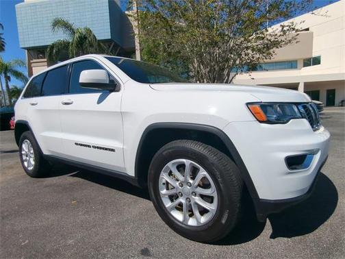 2022 Jeep Grand Cherokee Laredo