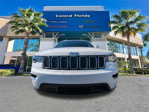 2022 Jeep Grand Cherokee Laredo
