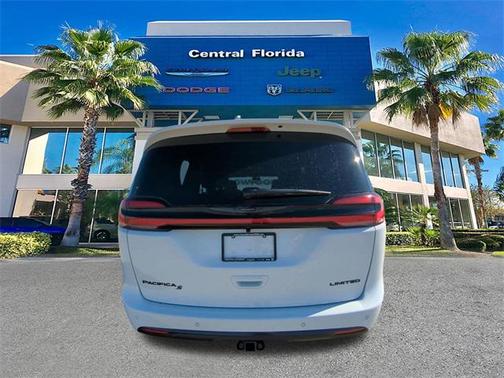 2026 Chrysler Pacifica Limited