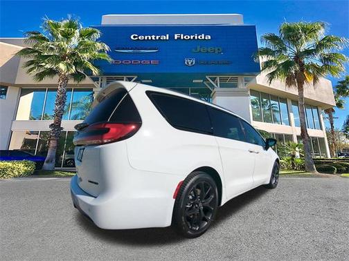 2026 Chrysler Pacifica Limited