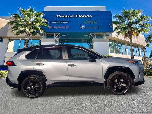 2021 Toyota RAV4 Hybrid SE