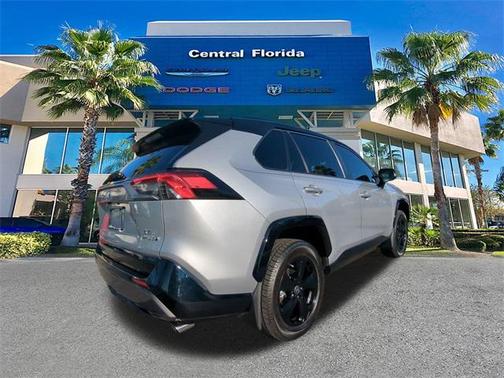 2021 Toyota RAV4 Hybrid SE