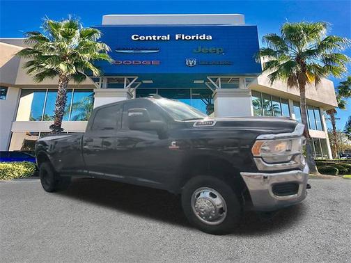 2024 RAM 3500 Tradesman Crew Cab 4x4 8' Box