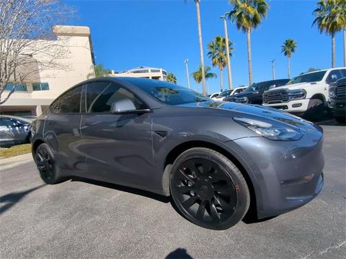 2022 Tesla Model Y Long Range Dual Motor All-Wheel Drive