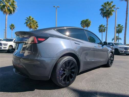 2022 Tesla Model Y Long Range Dual Motor All-Wheel Drive