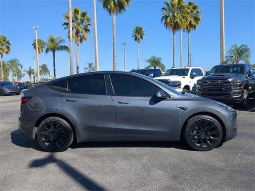 2022 Tesla Model Y Long Range Dual Motor All-Wheel Drive