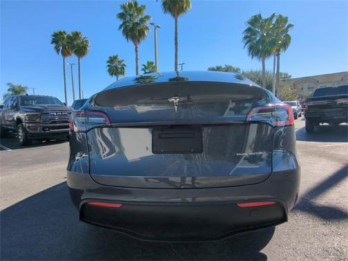 2022 Tesla Model Y Long Range Dual Motor All-Wheel Drive