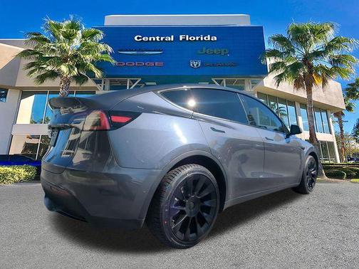 2022 Tesla Model Y Long Range Dual Motor All-Wheel Drive