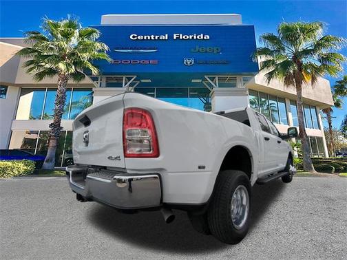 2024 RAM 3500 Tradesman Crew Cab 4x4 8' Box