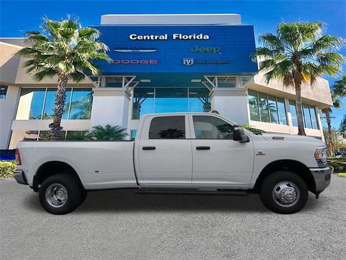 2024 RAM 3500 Tradesman Crew Cab 4x4 8' Box