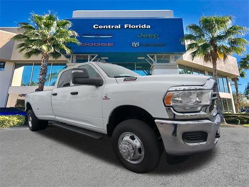 2024 RAM 3500 Tradesman Crew Cab 4x4 8' Box