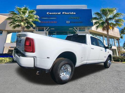 2026 RAM 3500 Laramie Crew Cab 4x4 8' Box