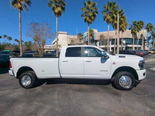 2026 RAM 3500 Laramie Crew Cab 4x4 8' Box