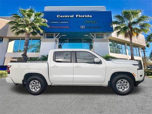 2024 Nissan Frontier SV