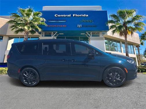 2025 Chrysler Pacifica Limited