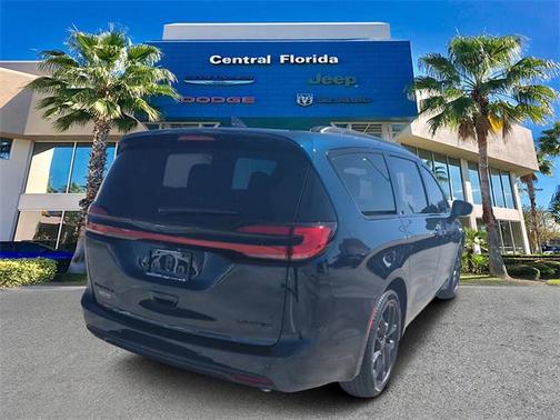 2025 Chrysler Pacifica Limited