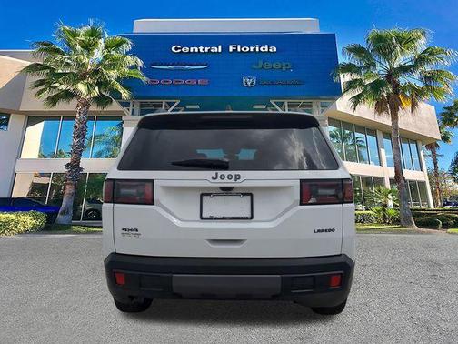 2026 Jeep Cherokee Laredo 4x4