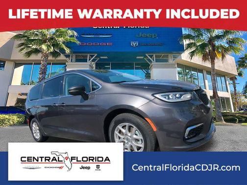 2023 Chrysler Pacifica Touring L