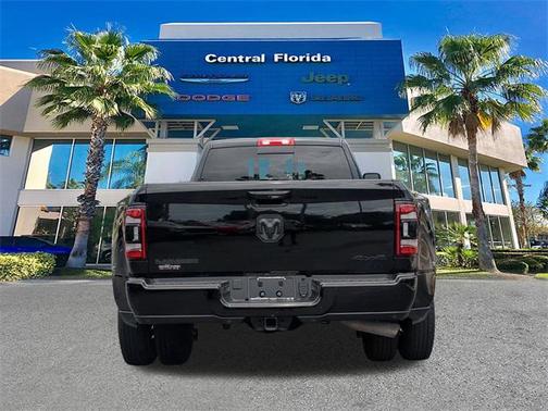 2024 RAM 3500 Laramie Crew Cab 4x4 8' Box