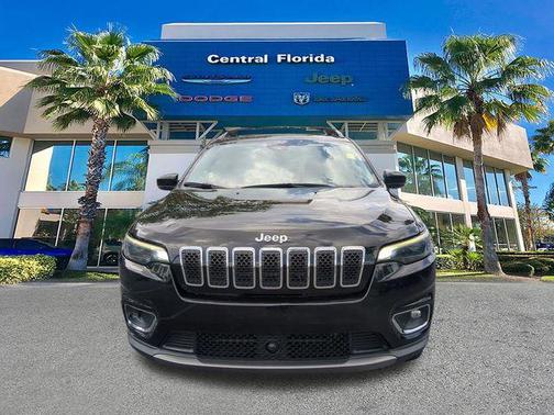 Diamond Black Crystal Pearlcoat 2022 Jeep Cherokee Limited