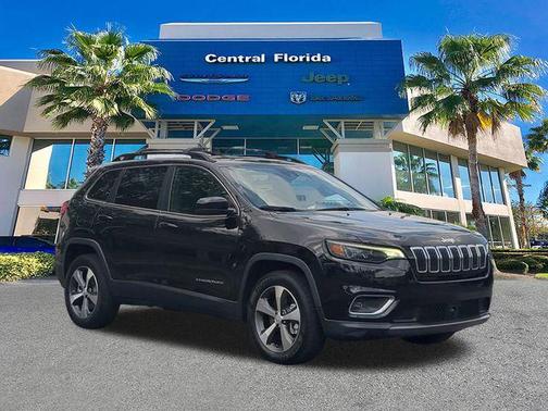 Diamond Black Crystal Pearlcoat 2022 Jeep Cherokee Limited